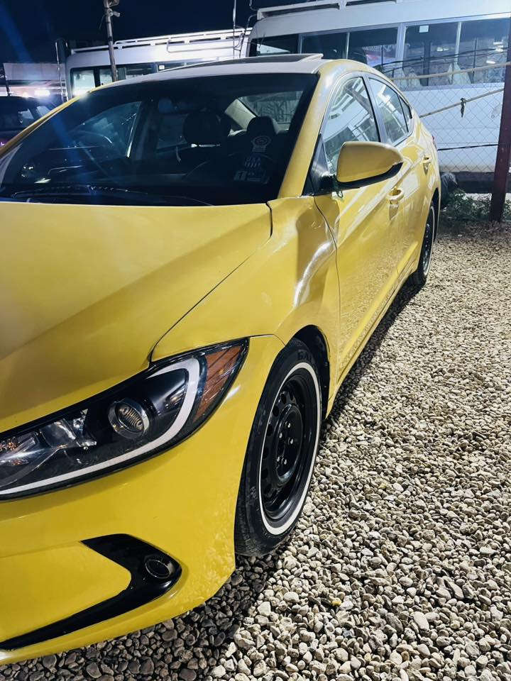 اسلام عليكم 
النترا موديل2017 للبيع فول مواصفات 
بصمه فتحه اشارة ترحيب كشن كهربائي 
السياره كامله خير من الله حداديه جديده مكينه جديده تخم تايرات جديد 
بيها بنيد تبديل فقط 
رقم بغداد دولي 
مصفره هيئه غرامات 
السعر 120وبيها مجال
المكان طوريج  
اتصل وبيك خير وتدلل 
***********
