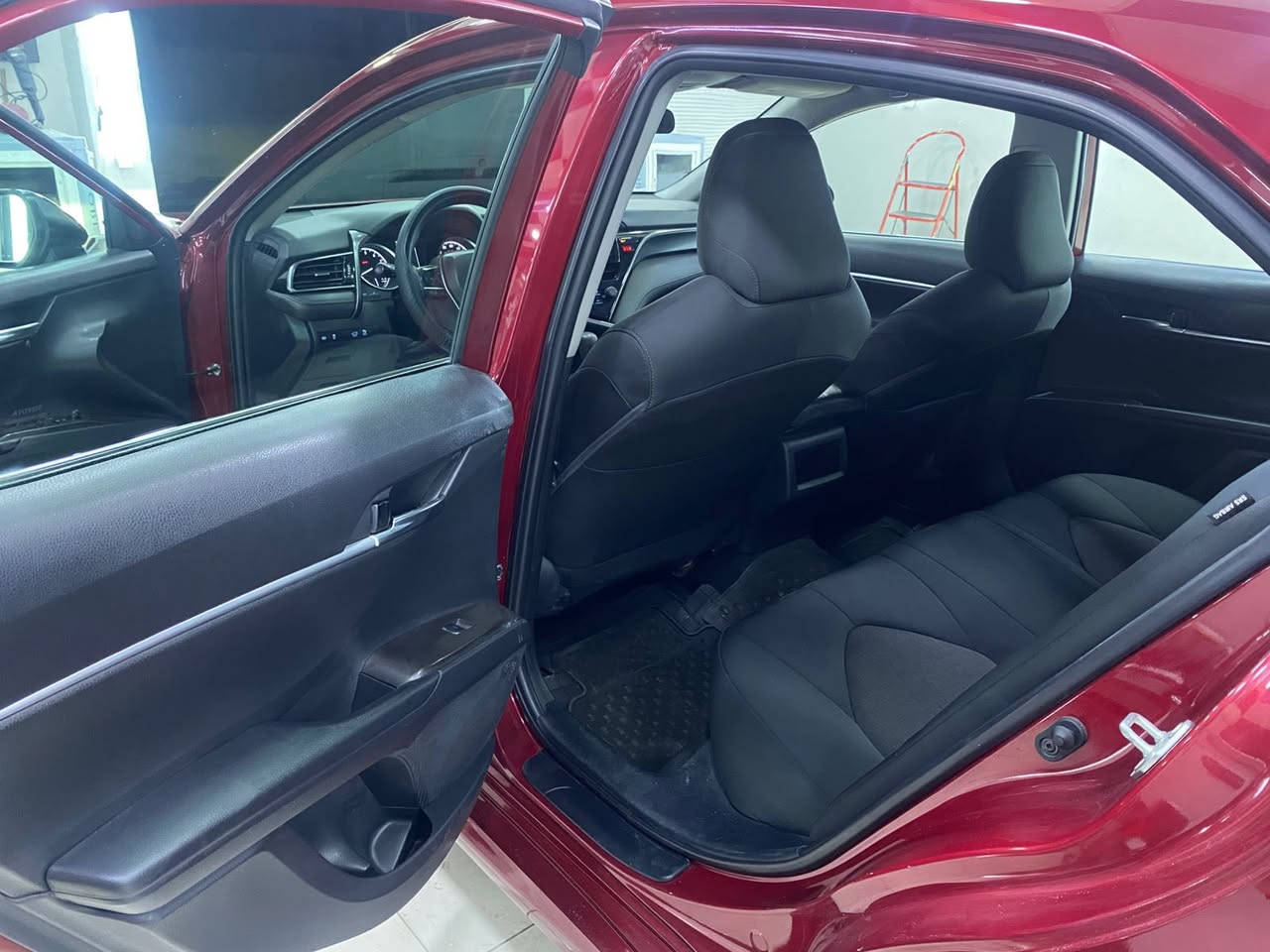 كامري موديل 21 LE
حادثها قبق صندوك ونص جاملغ خلفي صبغ

ماشي 83 الف

سيارة طك كارتون 

السعر 185 

رقم اربيل تريد تحويل تريد وكالة
***********
