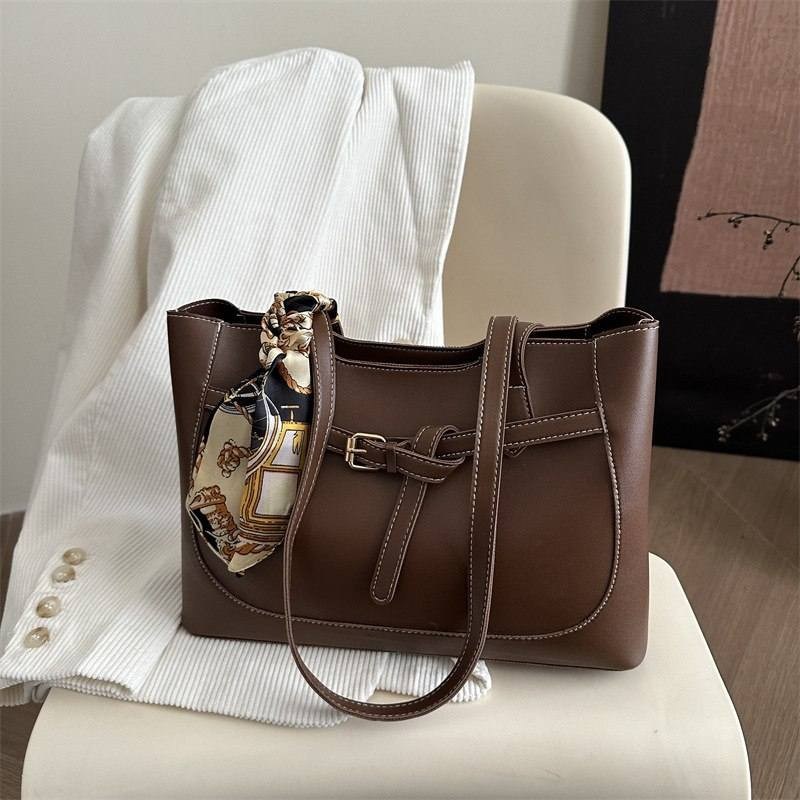 #جديد
سعر القطعة 💥 10000 الف 💥
جنطة نسائي جلد طري الوان المعروضه فقط
#العنوان خانقين مجمع الحاج قاسم خلف مجمع حبيب مول
توصيل جميع المحافظات وداخل خانقين واتس ***********
احذية و حقائب بشار
