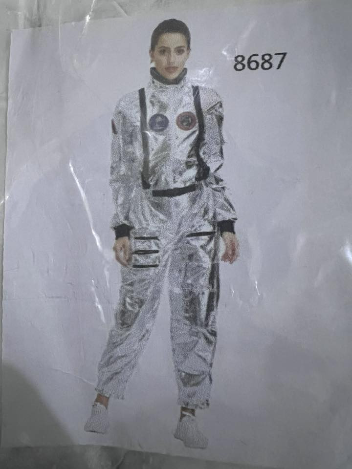 سلام عليكم شباب
حط سعر بما يرضي الله وبل عافية 
يوجد توصيل 
واتساب ***********
