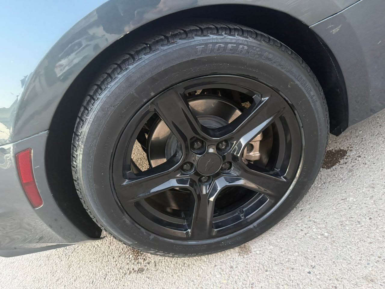 السلام عليكم 
للبيع كمارو 2021 4 سلندر 
ضررها كما موضحة بلسونار 
ماشيه 30 الف 
3 مودات قياده 
هاند بريك بصمه 
اناره داخليه 
السعر 137 ورقه قفل 🔐 
مكاني بغداد البنوك 
رقمي *********** بغداد, العراق
