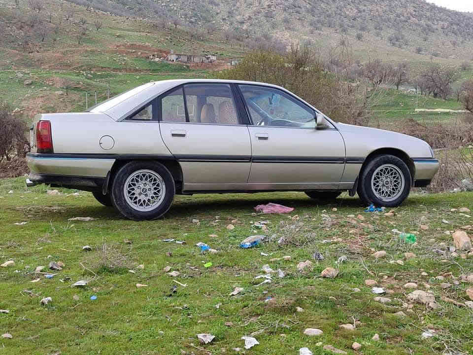 سلام عليكم اخواني سيار اوبل اوميكا موديل90رقم كركوك مشروع وطني شرط وكل تحويل سيار كل عل بيلادي دعم مابي خياس مابي صبغ عام لجمالي كهربائي كل شغال كشنات امامي هيتر بلادي شغال اربع تايرات جديد اربع ويل جديد سيار احل من صور سيار كل علا بلاد كير مكينه شرط 10فيتر سيار مابي 250مصرف سيار جاهز سعر 46مجال رقم تليفون *********** مكان سيار بازيان 

کوردی
سلام علیکم هاورین ئوپل ئومیگا مودێل 90رقم کرکوک مشروع وطني شە رت وکل تەحویل سیارکه وکە شەریکه ماوەتەوە دعەمی نیە رزیوی نیە بویاخ عام بو جوانی کاربای هموی ئی دکات 
کوشنکانی پیشە وە هیتری بلادی ایش دکات چوار تایەی تازی لە سەرە سیارک لە وین زور جوانتر گیروە مە کینە بە شە رت 10فیتر 
250مسرفی نیە سیارکە کامڵ  نرخی 46مجالی کە م ***********شوینی سیارکە بازیان
