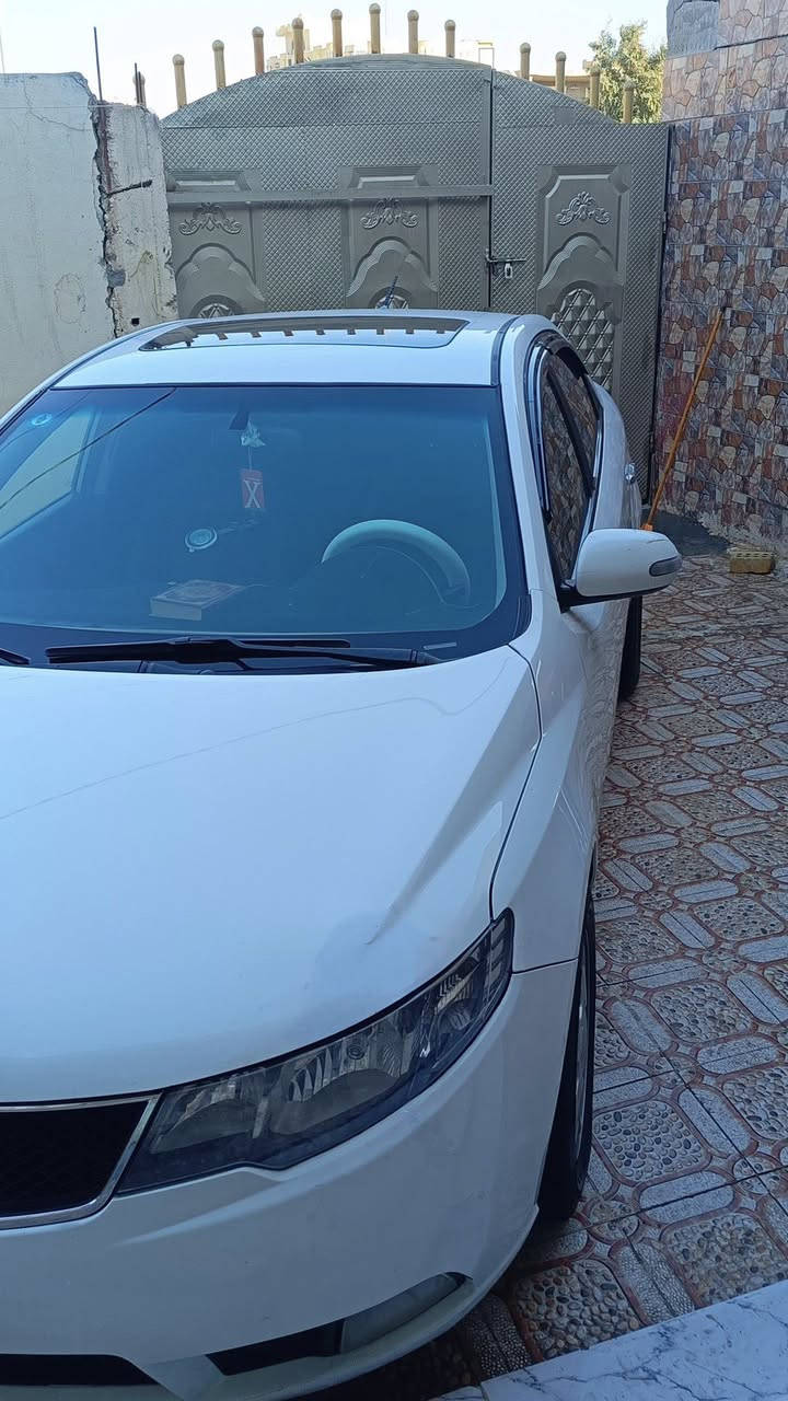 للبيع سيراتو
فول مواصفات فتحه 
تحكم ستيرن  
مكينة 1600دوش 
سياره جاهزه من كلشي حداديه تخم تايرات بيها بداية تبخير 
بيها 3 قطع مستعجل على البيع للاتصال *********** 
سعر (85)

