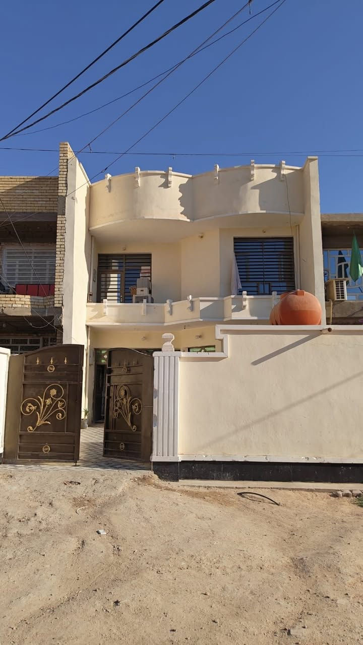 سلام عليكم بيت البيع مستعجل عله بيعته َمحموديه حي العسكري بناة جديد مساحة (١٥٠) ا لبيت عليه مبادره المبادره باقي عليه ٩٥ اتريد اتوفيهن كاملات أحول بسمك صافي  المطلوب ٥٥ مليون والشراي هوي يوفي الباقي  ***********
