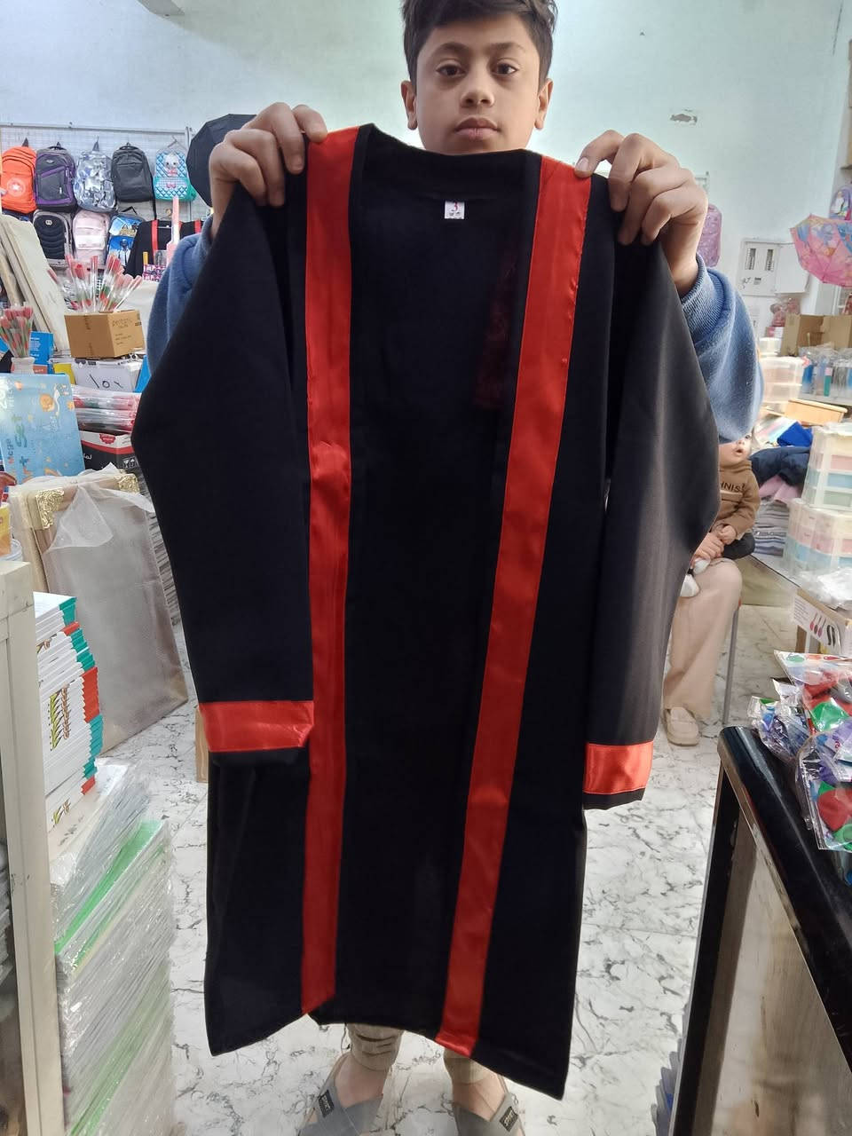 روب وقبعة وشاح احمر ارخص من السوق ***********
