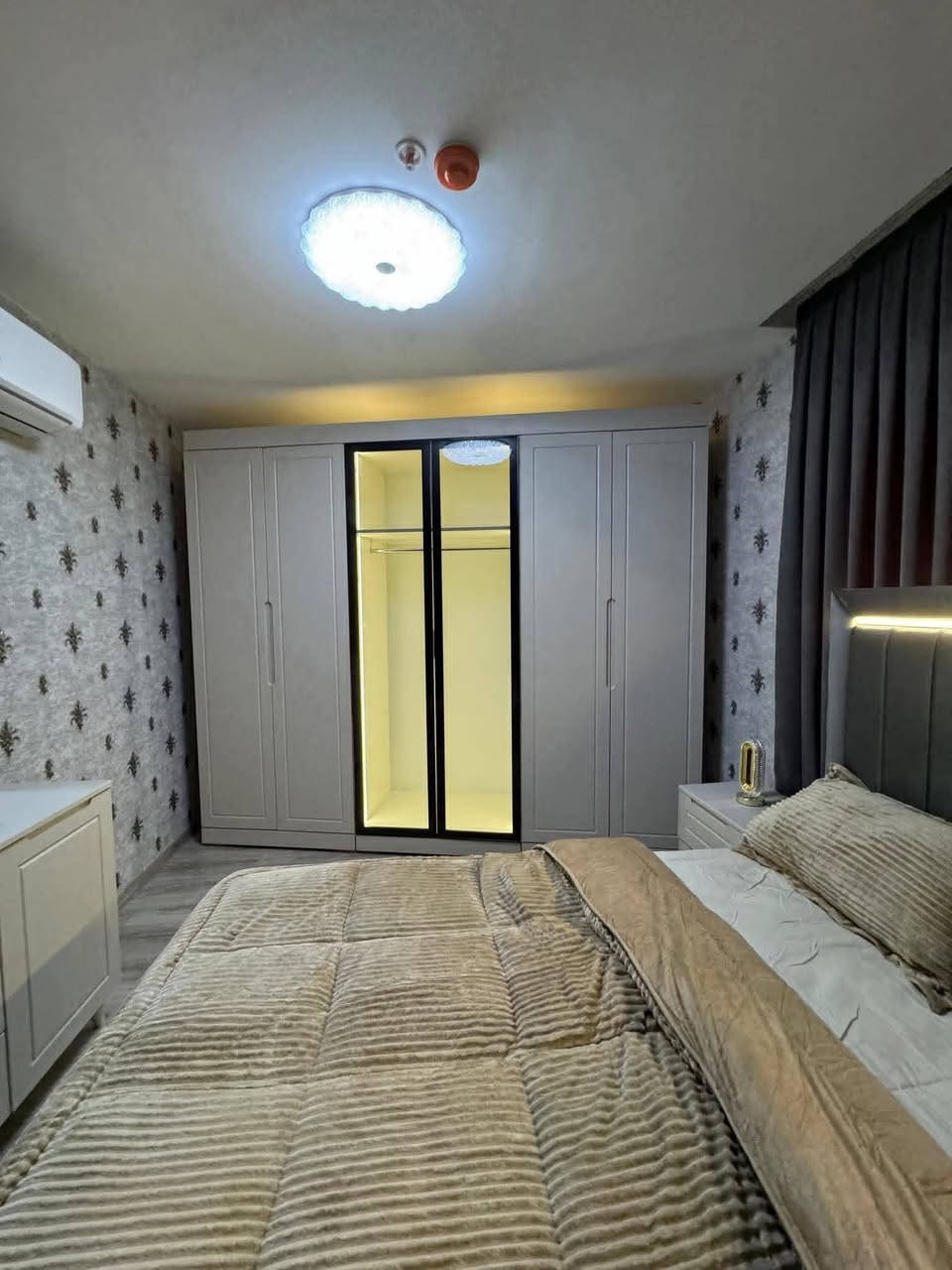 غرفتین و صالة مؤثثة للایجار 
مساحة 116 متر 
طابق 16 ، واجهة خارجیة 
اثاث نظیف
مجمع سكنی لایف تاورز 
السعر / $600 , مقدمة ثلاث اشهر

***********
#عقارات #اربيل #عقارات #موصل #عقارات #انبار #عقارات #البصرة #عقارات #كركوك #عقارات #ديالي #عقارات #فلوجة #عقارات #تكريت #عقارات #سامرا #هفالان #فرمانبران #لاوان_ستي #كلوبال_ستي #حي_قربو #اشتي_فيلج
