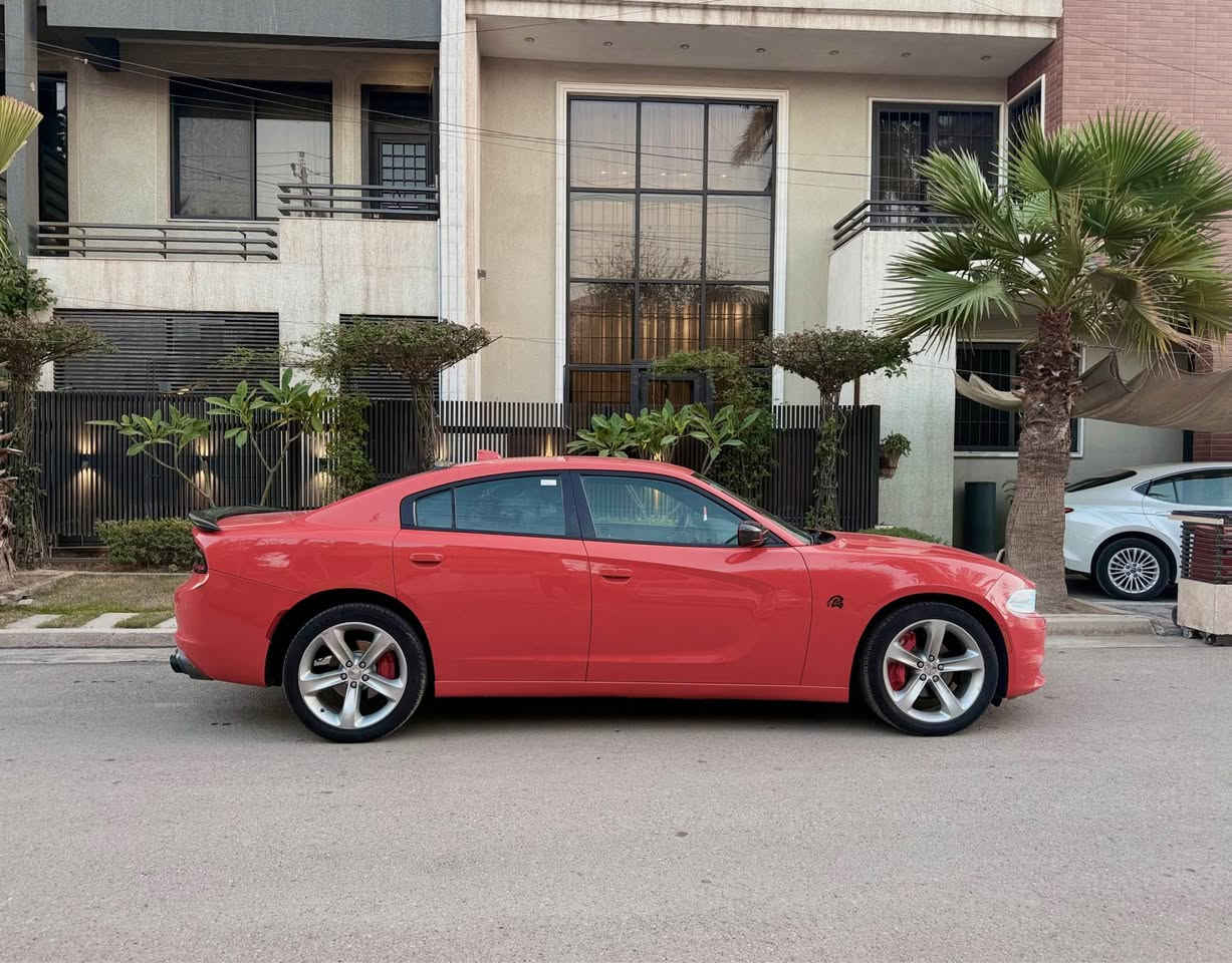 للبيع جارجر  2018  وارد أمريكي حادثة طخاط 
بسيطة بدون ايرباك صور الحادث 
والسونار مرفقة مع الصور 
محرك كير حجر بيئة صدر كله كفالة 
لون مميز برتقالي 🍊
محرك V6 3600
ماشية ١٠٠ ML
كشنات جلد 
كشنات تدفئة   
نظام الخرائط (GPS).
المصابيح الأمامية LED. 
مانع انزلاق 
شاشة كبيرة  
كاميرا دوارة 
بجم كله زنون 
ويل كب ٢٠  
نظام كروس تحديد السرعة
حساس ظغط الاطارات
فول تحكم استيرن 
السيارة جديدة جدا وبدون أي نقص ادامة كاملة 
_____________________
العنوان : بغداد /الكرخ   
السعر :  ١٩٧ $  وبيه مجال 
رقم الهاتف : *********** /*********** بغداد, العراق
