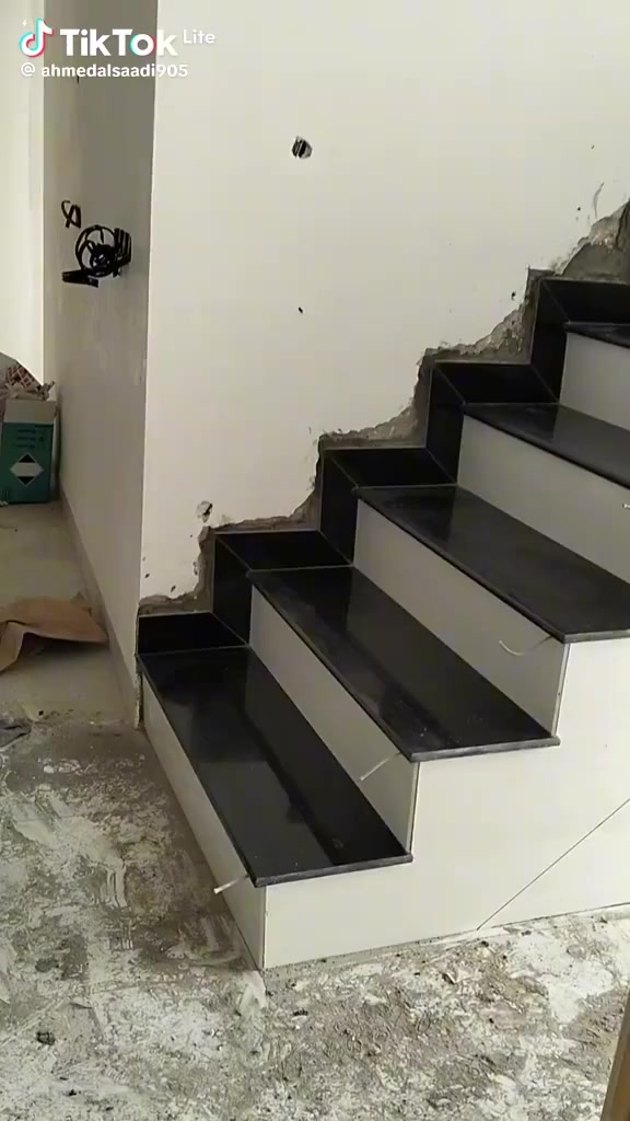 أعمالنا تطبيك سيراميك جدران ارضيه درج كافه انواع السيراميك  الواح
يرجى الاتصال على الرقم التالي ***********
واتساب
