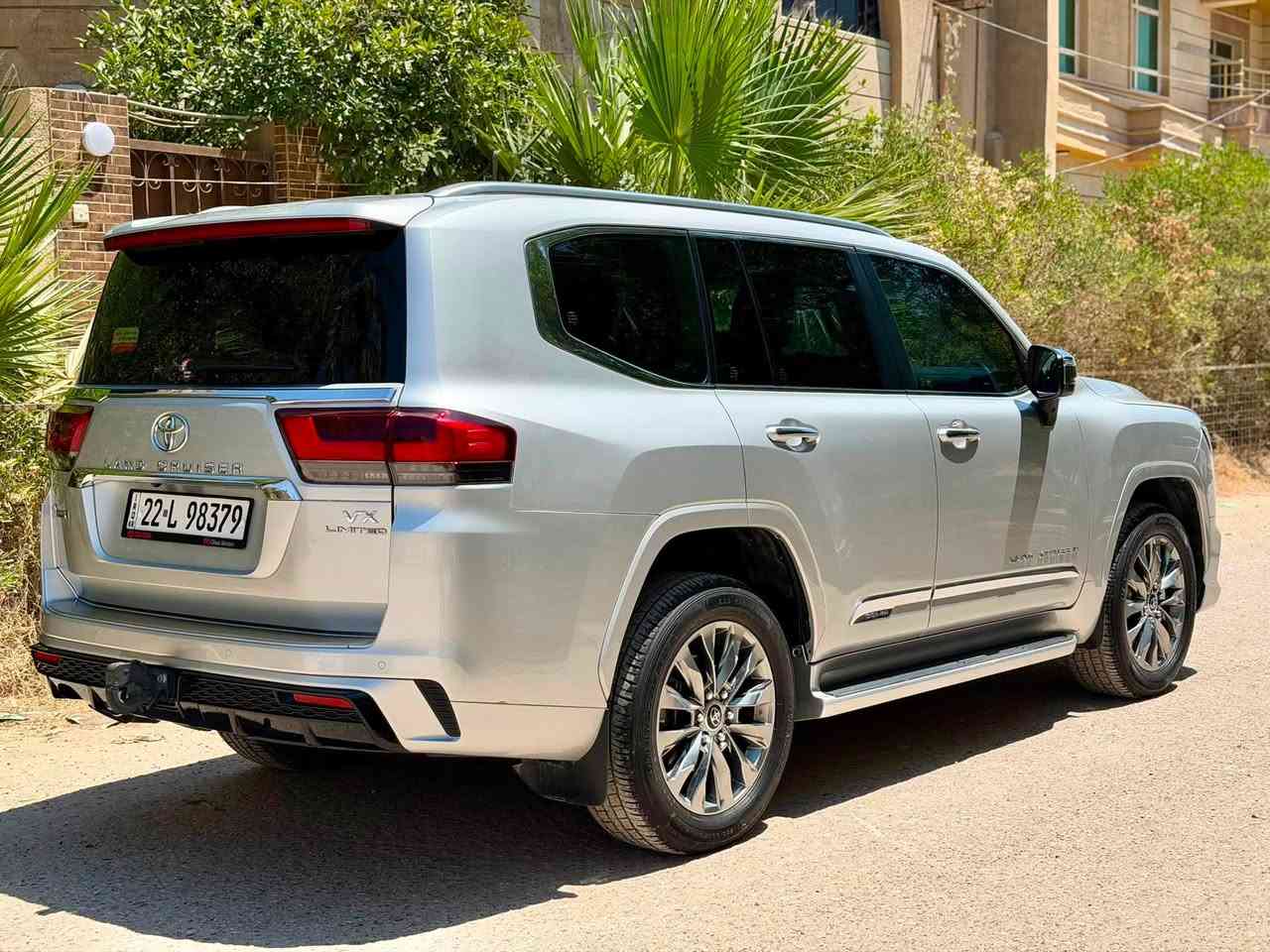 لاندركروز 2023 شركة جيهان تحت الضمان
ماشية 20،000km لون سلفر ميتاليك
فول مواصفات VX لمتد 
مغلف ppf بالكامل ،كتاب تضليل جديد
مكفولة كفالة عامة من الشخط والرصعة 
مكانها اربيل او سامراء سعر 745ورقة بيها مجال
***********
