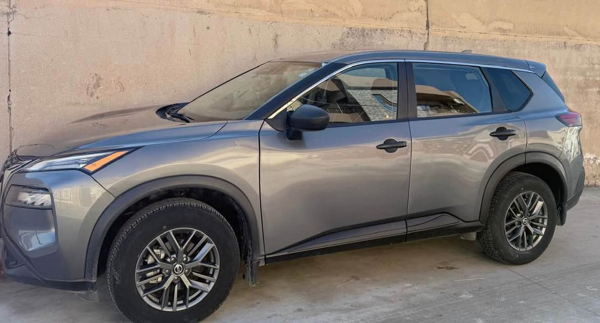 للبيع: نيسان روج 2021 وارد أمريكي
NISSAN ROGUE 2021 — S
 اللون: رمادي
 المسافة المقطوعة: 110 ألف كيلومتر
 المحرك: 4 سلندر / بسعة 2.5L
 ارقم أربيل جديد
 ابصمة تشغيل
 شاشة كبيرة مع شاشة أعطال
 كاميرا خلفية
 رادار أمامي تحديد مسار / رادار جانبي نقاط عمياء / رادار خلفي التحذير من الاصطدام
 نظام الكبح التلقائي (رادار شحط / بريك تلقائي): أمامي وخلفي لحالات الطوارئ AEB / RAB
 الحساسات أمامية وجانبية وخلفية
 أنظمة القيادة: Eco / Normal / Sport
 تحكم ستيرن
صبغ كم قطعة بيها ابيعها حزام و شبر بالسقف من الامام للجمالية فقط .
حادث خفيف جدا مصبوغة بامربكا للجمالية .
رقم الشاصي 5N1AT3AA2MC755168
السعر 155 ورقة دهوك, العراق


**إذا كنت صاحب هذا الإعلان وتريد حذفه لأي سبب، رجاءا أرسل رسالة إلى الدعم الفني**