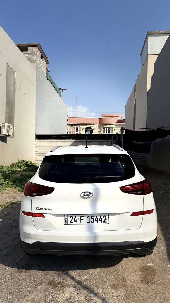 سلام عليكم
سياره توسان 2020 كلين للبيع خليجي ، مواصفات فول عادي 

بك لايت لد 

كشن سائق كهربائي فقط 

حساسات امامي وخلفي 

مري شفط

محرك وكير مامفتوح سياره على حطت شركه 

ماشيه 77811 km

مكاني موصل للتواصل ***********
