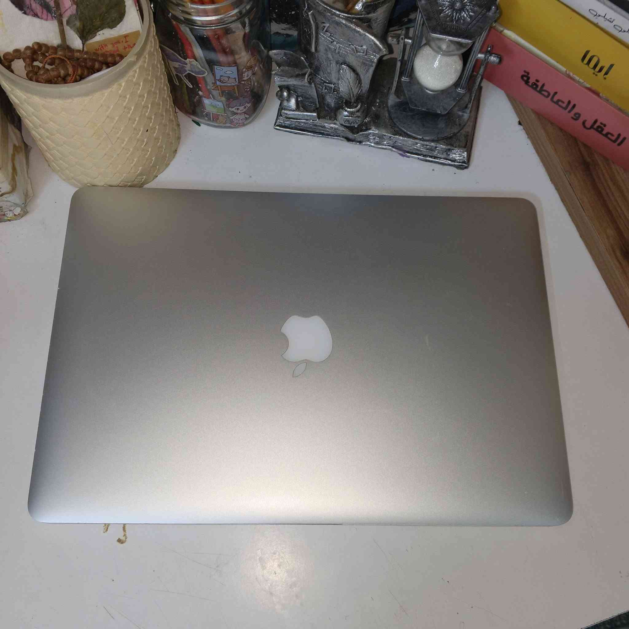 السلام عليكم عندي ماك بوك برو 2015  رام 16
I5 
الابتوب مبي شي بس ماعرف فجاة وكف ع تفاحه و الكيبورد كام ميتحرك ماعرف السبب يعني التشغيل يشتغل من تدوسه بس وراها يعلك ع تفاحه  قيمه و بخدمتك بغداد الكراده 
***********
