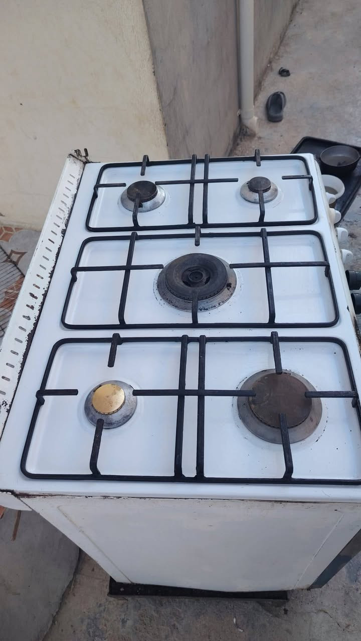 طباخ يطالي لبيع مكان خالص السعر ١١٠ تفاصيل عل هاذا الرقم ***********
