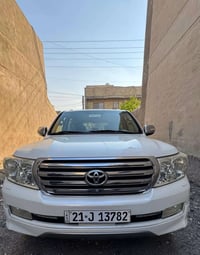 لاندكروز GXR • ٢٠١١ • ١٢٦ الف