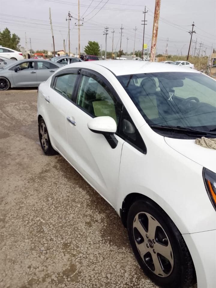 للبيع كيا ريو موديل 2013 محرك 1600 امريكي
رقم ديالى
تحويل ثاني يوم سونار موجود تجي تفحص وتدلل حك الجيه
 مكاني بعقوبه اتصال على صاحب السياره
السعر84 وبيه مجال ***********
