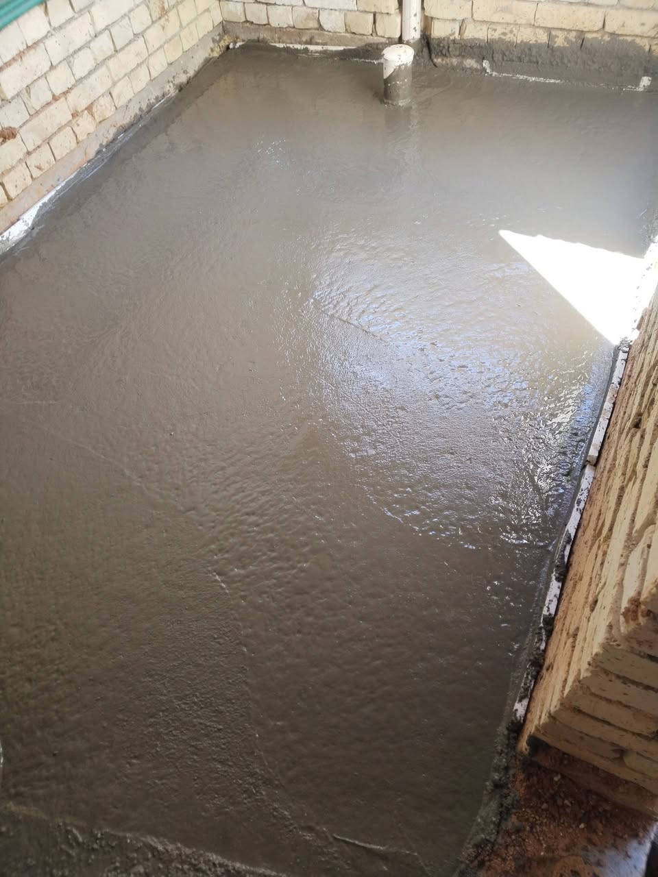 سلام عليكم اي شخص يحتاج خباطه صب كافات لأرضيات وتدخيل سبيس أو تطليع تراب وصب دنك بيتونه رباط رقم الهاتف *********** واتس اب موجود ***********
