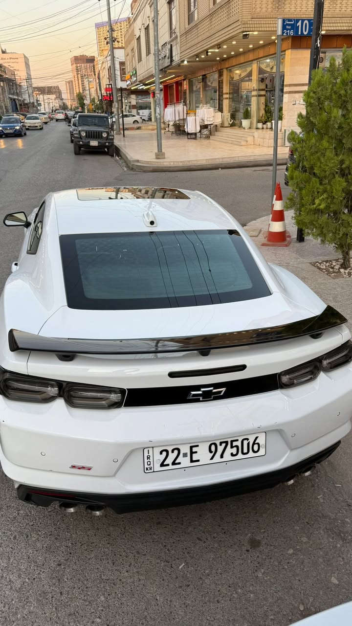 كومارو 2SS 
فول فول 
موديل 2022, ماشيه قليل 31,000 كم 
محركً6.2
بدون دواخل ، حادث خفيف 
قطعتين صبغ  سعرالسياره 200 ورقه
للتواصل خاص او وتساب ***********
