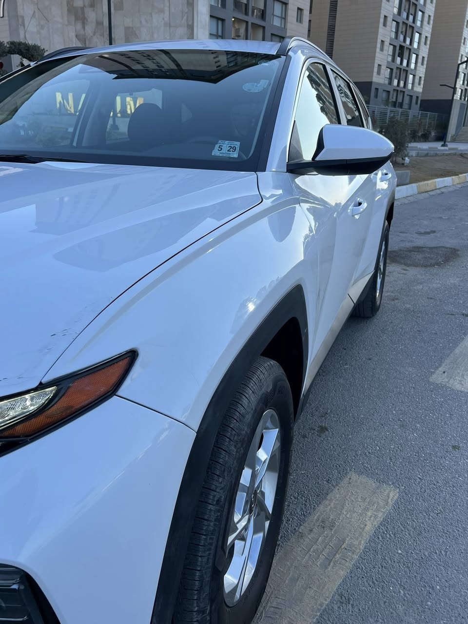 السلام عليكم هونداي توسان
موديل 24  فوول مواصفات عدا الفتحه خمس بصمات تشغيل عن بعد صندوك كهرباء رادارات ونقطه عمياء تدفئه كشنات اوتو ستوب واوتو هولد خمس انضمه قياده شاحن وايرلس شاشه كار بلاي وبعد بيها مواصفات 
صبغ قطعه وحده فقط جاملغ امامي يسار 
وبارد بالبنيد جدا بسيط 
عداد المسافه 20 الف 
صور الحادث بالمنشور 
سياره جدا نضيفه وجاهزه بدون اي نقص 
السعر 199💲بيها مجال بسيط 
عنوانها بغداد للاستفسار 
***********
