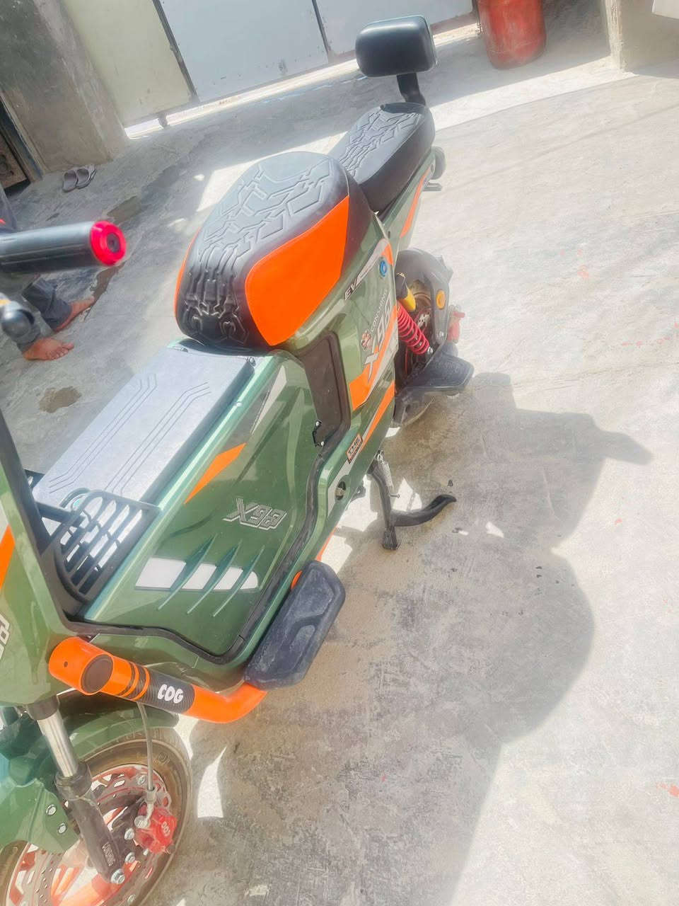 سلام عليكم
دراجة شحن 900x
استخدام شخصي صارله 2شهرين 
البيع سبب البيع محتاج فلوسه لا اكثر 
مكاني بصره زبير 
سعره 650 بيه مجال حك جيه 
رقمي ***********
