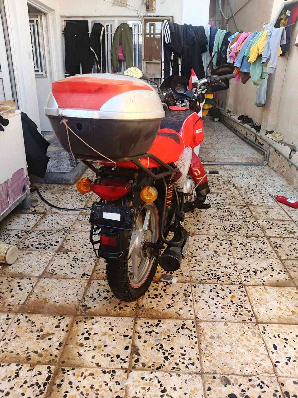 بوكسر 2018أوراق اصولي بيها خيط تبخير دراجه كدام عينك سلف هنر كلشي شغال مابي شي نقص 500بيها مجال قليل ***********
