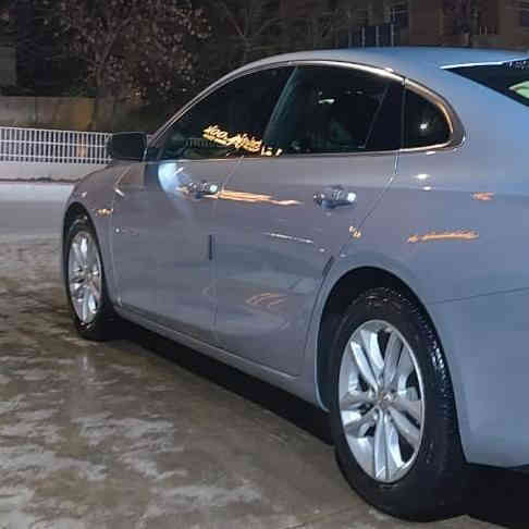 شۆڤلیت  مالیبو 2018 رەنگی سمائی
  ١٠٨ هەزار مايل رۆشتوە 
 گێڕی مەرغوب (ATF).
مواسەفات LT : - 
٤ دەرگا بەسمە کارپلەی ئۆتۆ ستۆپ 
کوشنی سایەق کارەبای _ 
شاشە ئەندرۆید - 
لایت زینۆن داشبۆرد لید کامێرە 
تحدید سورعە سپێری دانەبەزیوە 
تەنها ئێرباگی سوکان سیستمە. 

سعر لە کۆمێنت داوابکە ڕاستەخۆ بۆت دیت 📩 

چەمەلەغی سایەق ساردە 
بونید ڕوبعێکی معجونە بۆ ئەوەی ٢ ڕەنگ نەبێت 
کامل بۆیاخ کراوە  حادیسەکە سوکە..
تێبینی.. گێڕو مەکینەی دەستکاری نەکراوە 
بە شەرت فەحس...

ژمارەی خاوەنی 
***********
