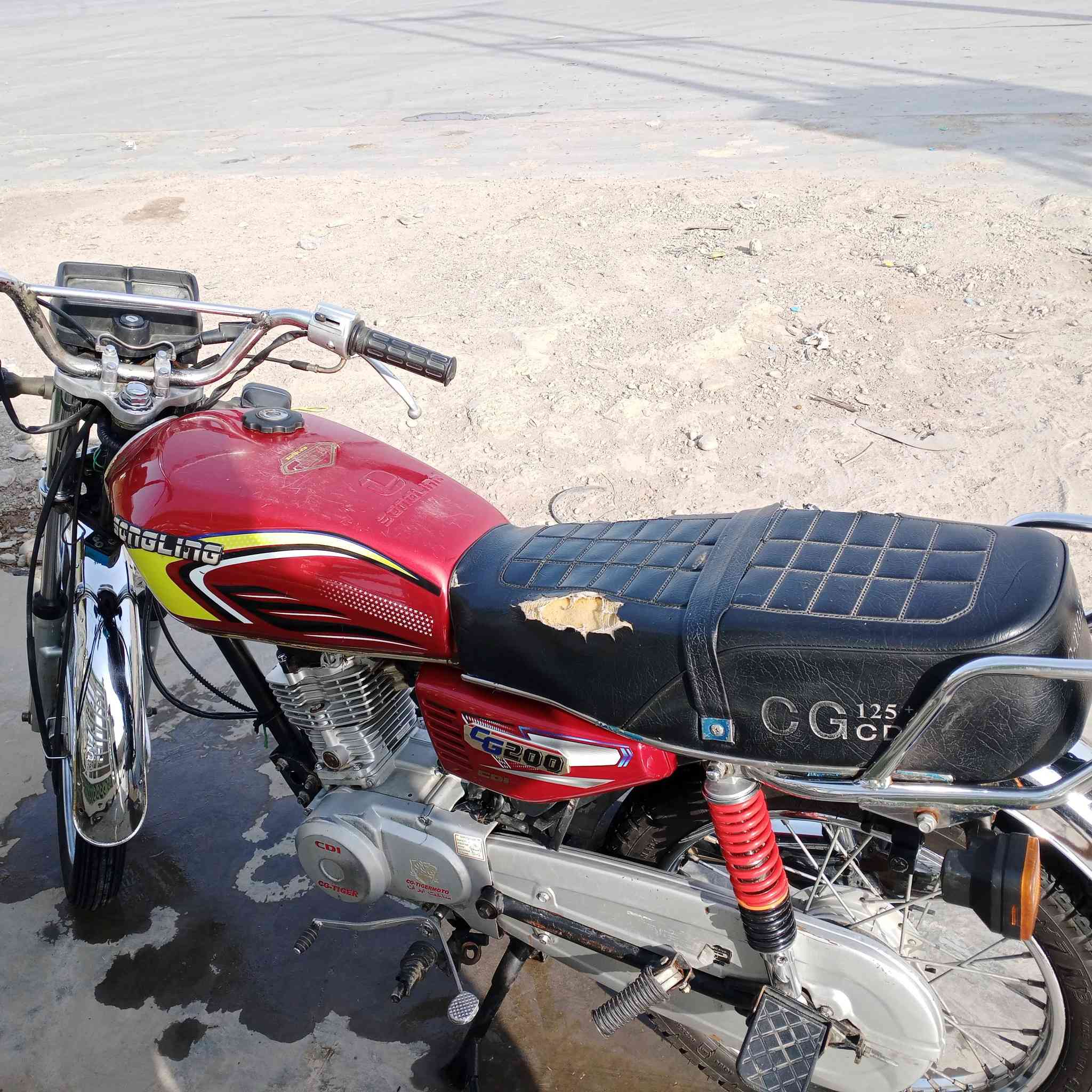 دراجه تايكر ٢١ كامله مكمله كهربائيات شغاله عداد كله شغاله اوراق اصولي اصوليه ٦٠٠ وبيه مجال اتصال فقط ***********
