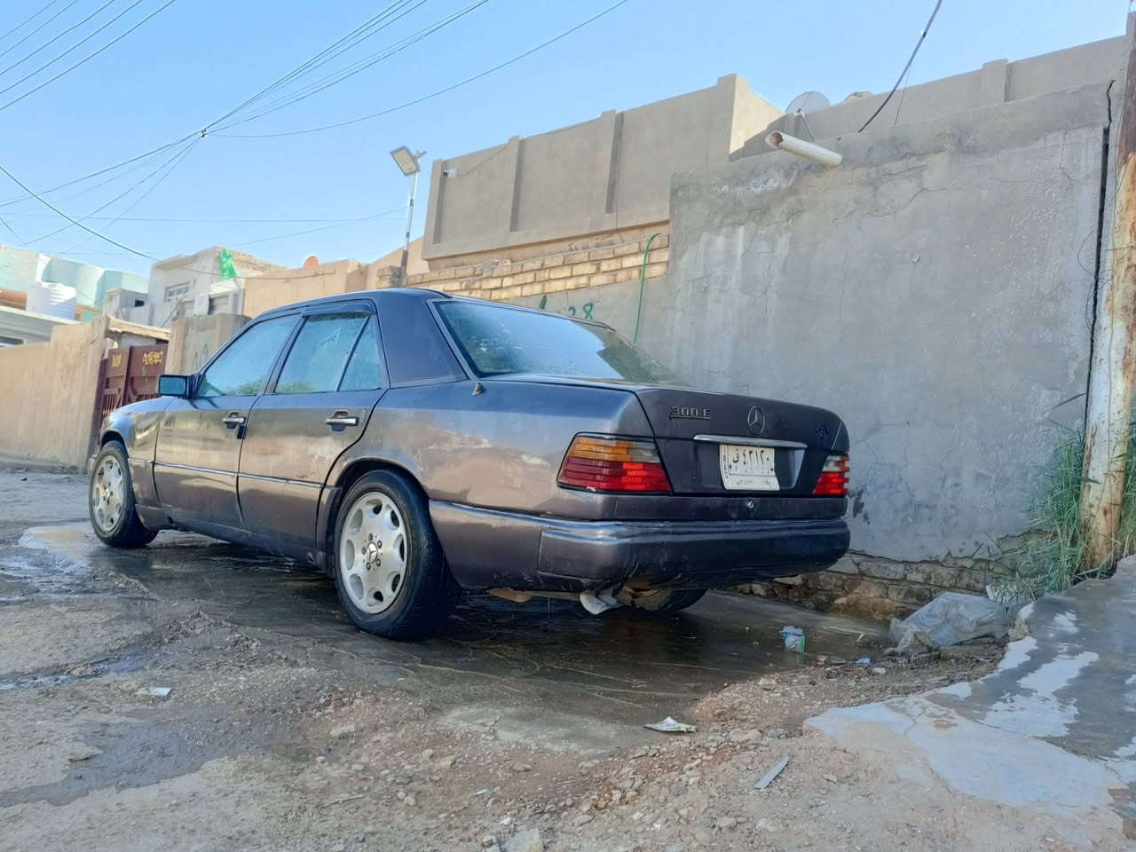 مرسيدس دب 92 محرك جيد جدا مصبوغه عام فتحه السعر 30 وبيها مجال مكاني بابل حي المهندسين *********** الشراي بخدمته  رقم بغداد تحويل ثاني  يوم
