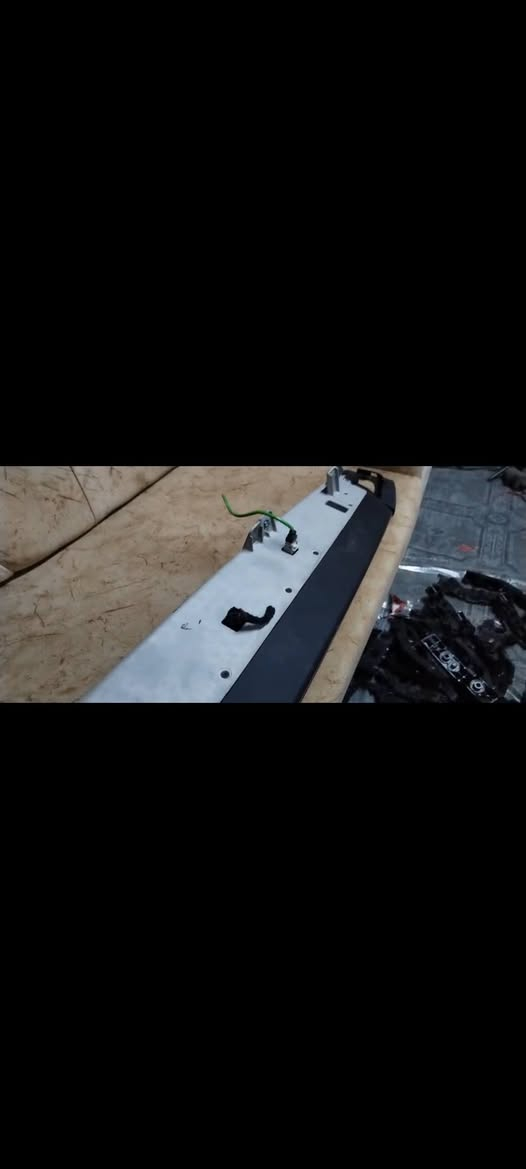 السلام عليكم ورحمة الله وبركاته
عندي شاشه طويله ع طول الدشبول كاديلاك سكاليد ٢٠٢٤ سيارتها ماشيه ١٦ الف بعت السياره تفصيخ بدون شاشتها
رقمي ***********
