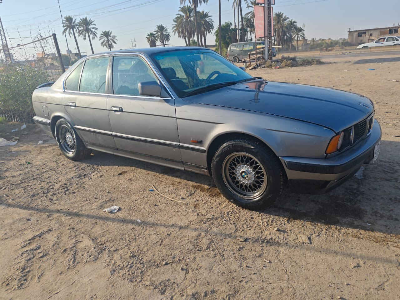 سلام عليكم اخوان BMW موديل 1991 
سياره جاهزه رقم بغداد هزه بيها 
السياره مبدل الجاملغ جهة السايق
والبنيد بس رش المحرك3500 مفتوح
 مجفت جديد صار أسبوع 
الكير خير من الله الحداديه جاهزه مابيها شي حلوه
التبريد شغال بس عايز قاعدة التشغيل كهربائيات شغاله
كشنات تحكم كهرباء فتحه سلايت هاي تفاصيل السياره
السعر 50 .. ما متواجد ع الفيس .. رقم 
***********
