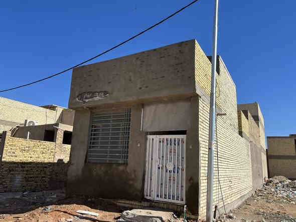 بيت في النداء رقمة 52371 العقار كامل ركن ع ساحه المعروضه 65 متر توه طالع منه البنه غير مسكون طابق واحد للبيع بسعر 60 مليون وبي مجال 
للتواصل 
***********
