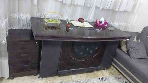 غراض مكتب جديدة للبيع بسعر 200 ألف بيه مجال بسيط جدا...
ميز مكتب مع لوكر منضدي..
كرسي عدد 2
كرسي ثلاثي حديد عدد 2
منطقة ام الكبر والغزلان 
هاتف/***********
