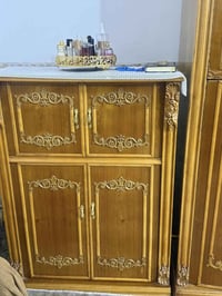 بوفيه • نضيفه • ما بيها ضرر