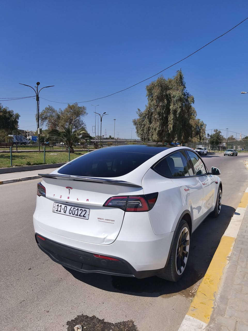 تسلا Y
2023  

ماشيه 12 الف ميل

دبل ماطور صاروخ 400 حصان 

مواصفات التسلا المعروفه هيه تجي فول 

9 كامرات ورادارات 360 ، بانوراما ، ويل 20 , كشنات وستيرن كهرباء ، مري شفط ،جنطه شفط ، كشنات تدفئه 5 مقاعد ،ستيرن تدفئه ، وايفاي ، تسجيل كامرات ، العاب ، مودات قياده ، اوتو هولد وبعد مواصفات هوايه 

مربوطه ( فون كي)  فول تحكم عن طريق الفون 

وياها شاحنه 32 امبير

اناره داخليه 

تاير امامي 255 خلفي 275

حادثها جنطه مبدله نفس اللون والجاملغ الخلفي صبغ 

يعني قطعه وحده صبغ 

مواصله شاصي ولا بطاريات متاثره 

ولا طاك ايرباك 

ما بيها اي نقص السياره 

سونارها موجود

السعر 22 ونص يعني 225 ورقه وبيها مجال

باسمي ***********

بغداد الكرخ
