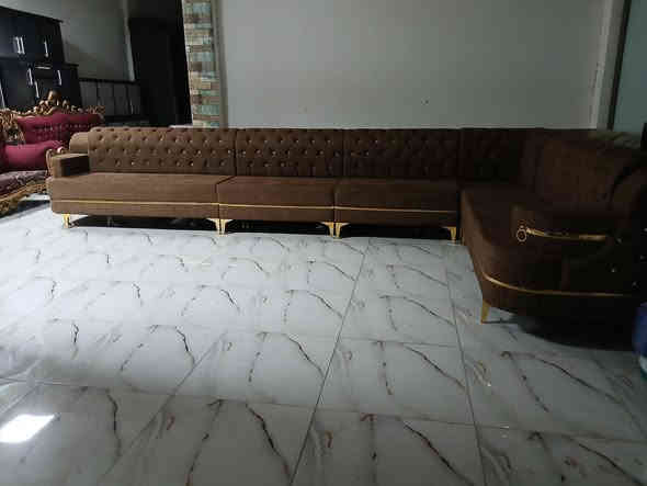 السلام عليكم 
ديوان باله جديد ١١ مقاعد حطاطه سعر ٣٠٠ مكان بعقوبه شارع تحرير بهرز مجاور قاعات بيانو مقابيل مستشفى الحياه استفسار *********** يوجد خدمه توصيل
