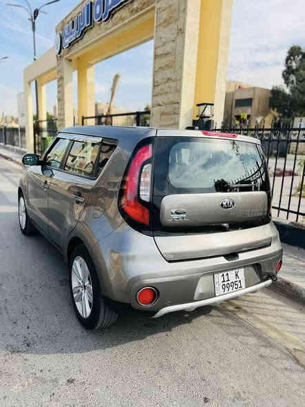 كيا صول 2018 امريكي 
رقم بغداد شبه مميز انكليزي باسمي 
مكينه 2000 gdi مكفوله 
ماشيه 50 فقط ع فحص 
ضرر جانبي قطعتين مبدلات بقطع بلاديه اصليه نفس اللون يعني السياره بدون صبغ 
كلشي بيهه ع وضع الشركه وبلادي 
كل ملحقاتهه لبلاديه وياهه من ارضيات ودبل سويج وفلينه وسبير بدون استخدام برده ورف وكتلوكات كله ع بلادي 
السياره بدون اي نقص او خلل او مصرف 
مكاني بغداد 
سعرهه 129 مال بيع 
رقمي ***********
