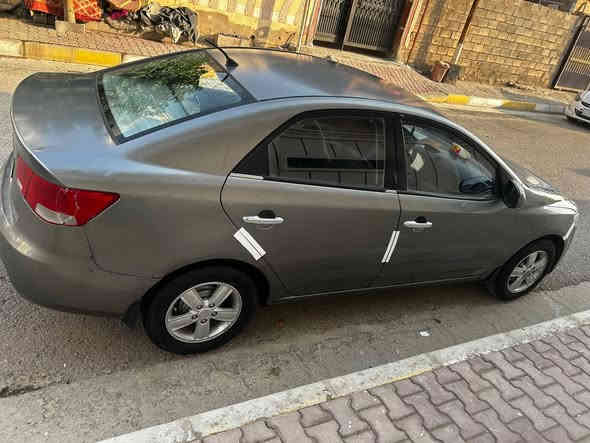 السلام عليكم 
للبيع كيا سيراتو 2011
خليجي محرك 1600 گير اوتو 6نمر المرغوب
گير محرك صدر تبريد كله كفاله تخم تاير جديد ويل كب  
بيها صبغ 3قطع بدون دواخل رقم الماني
السعر 85ورقه 
الشراي يتصل ***********
