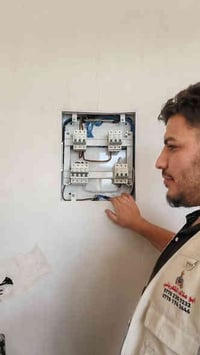 أبو ملاك • كهربائي • كركوك