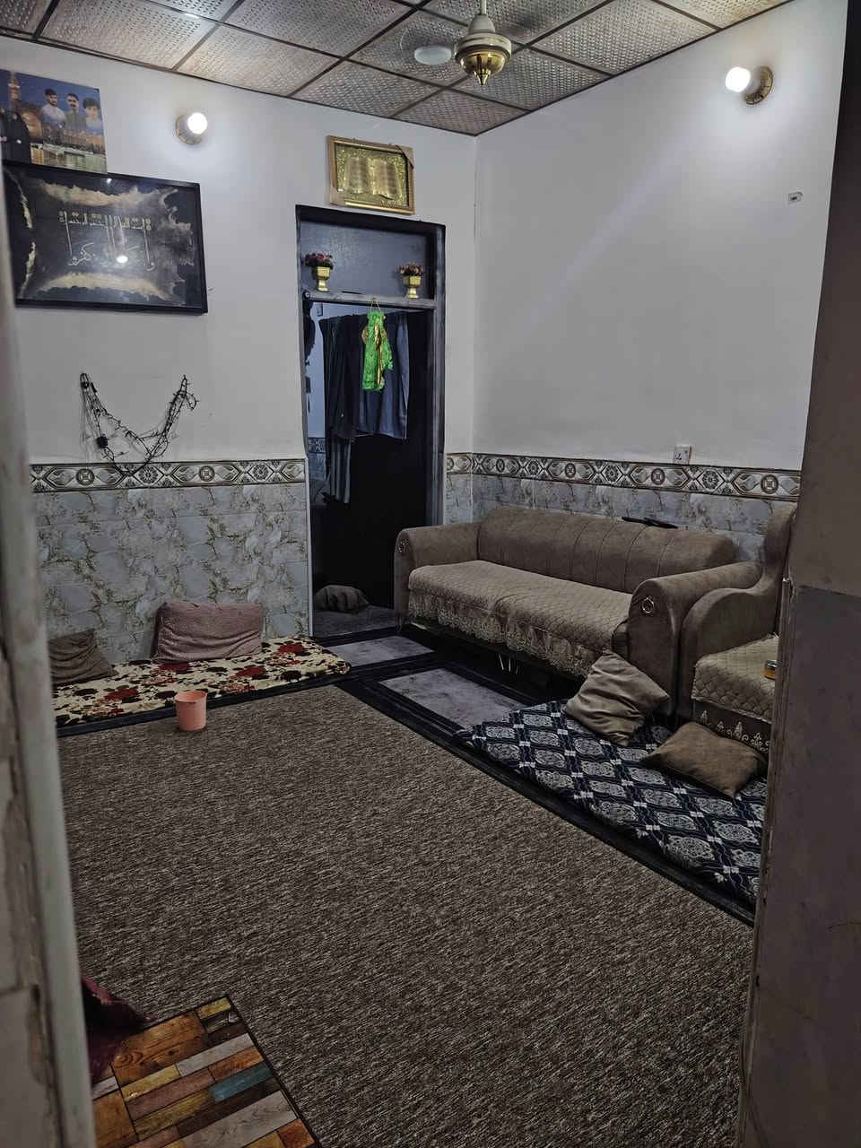 الدار للبيع المساحة100 كوفه شارع المعمل شارع السبيس واجهيه على شارع ***********
