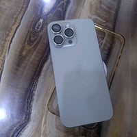 ايفون 15برو ماكس للبيع نظافه 100%نسبه بطاريه  90🔋  كفاله عامه غير مفتو...