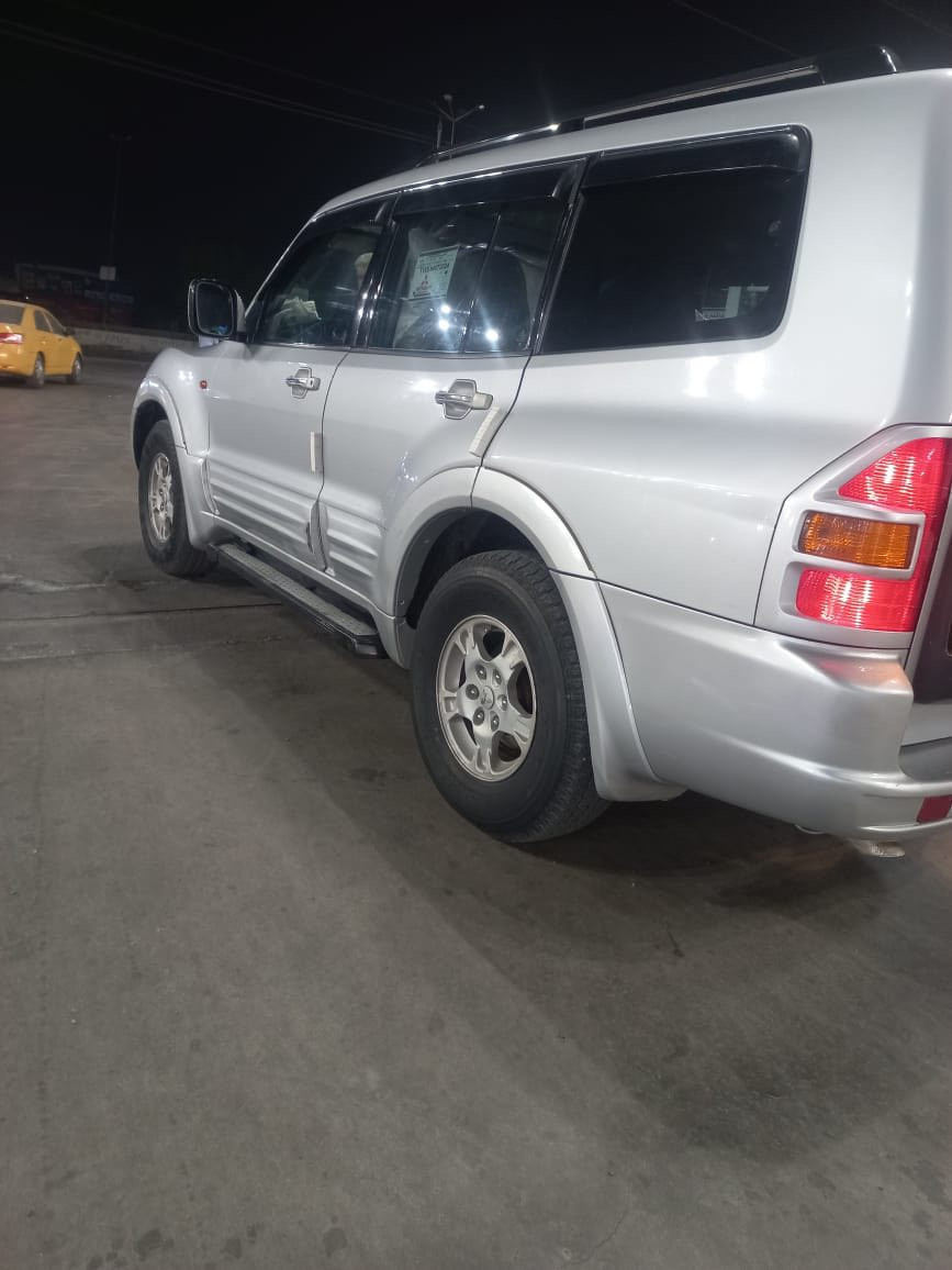 السلام عليكم للبيع باجيرو موديل 20002 السياره ابلاديه عده بارد بل جملغ الكدام السياره كلش نضيفه السعر 90 وبيها مجال ***********
