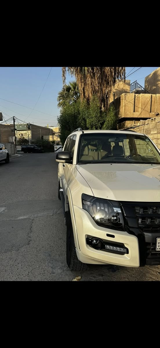 السلام عليكم باجيرو حبتور ٢٠١٧ بلاك ايديشن
مكفوله كفاله عامه لا بارد لا صبغ لا تعديل لا تكحيل شرطم من الشخط مكفوله ممدوده سبانه للسيارة وضع شركه 

مكينه ٣٥٠٠ المرغوب 

مواصفات الحبتور معروفه فتحة بصمه تشغيل عن بعد و الدمام والكشنات الجلد والكهرباء مواصفات اعلى شي واحد على واحد ب الباجيرو ماشيه ٧٩ الف السيارة شرط الفحص من كلشي مكفوله رقم اربيل الجديد ب اسمي تحويل ووكاله جاهز 

سيارة مانقصها برغي دهن كله شركه وبانزين مداريها  كلش امانه

العنوان بغداد السيديه حي الاعلام 

السعر ١٩٥ وبيها مجال للاستفسار ***********
