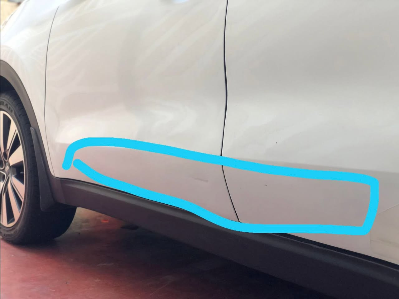 17 خليجي شركه الدوليه بيه صبغ هذا الي ماشر عليه وبيه كم حالوبه ماشيه 100 نقص بس بصمه وفتحه سعررر 175 بيه مجال مكان سياره بغداد العبيدي 

***********
