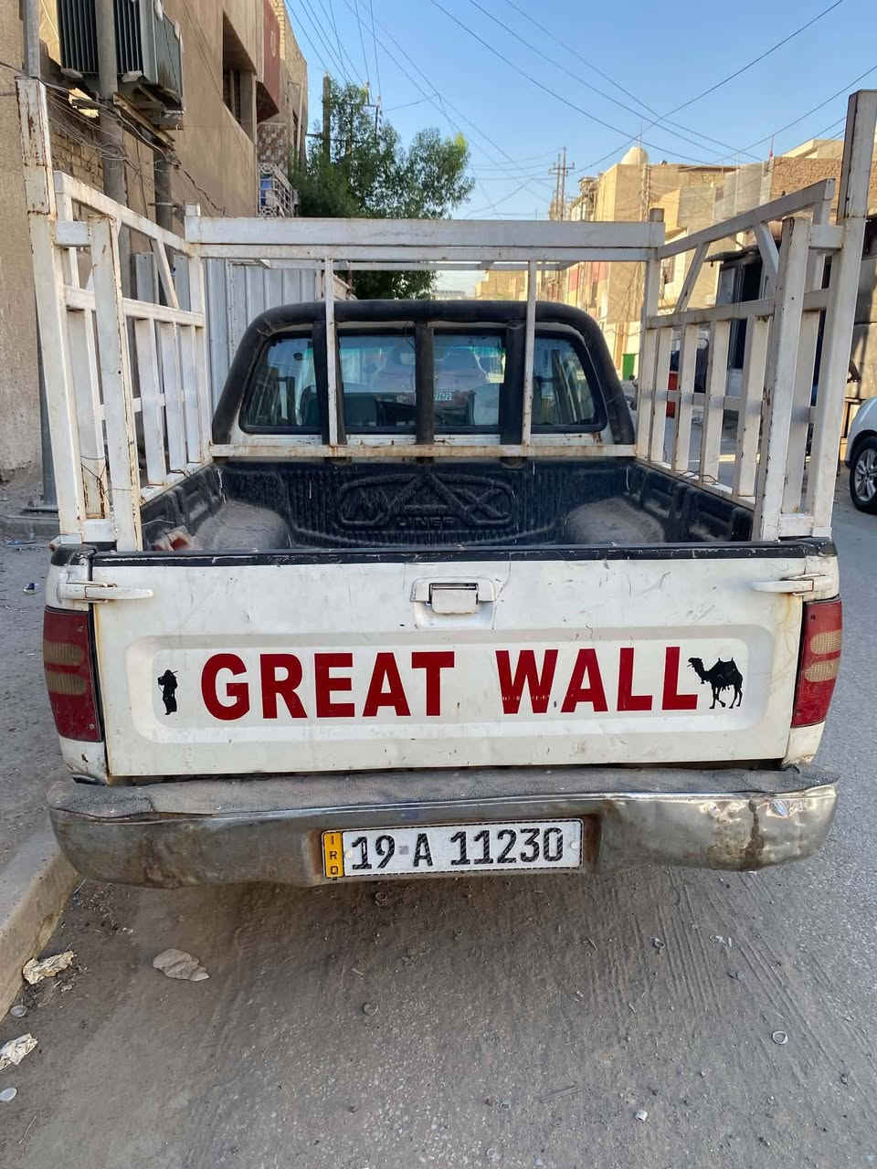 السلام عليكم
بيكم دير موديل ٢٠٠٦ بيهة خيط تبخير السيارة نضيفة رقم انكليزي بأسمي السعر ٣٥
المكان بغداد البياع 
رقمي ***********
