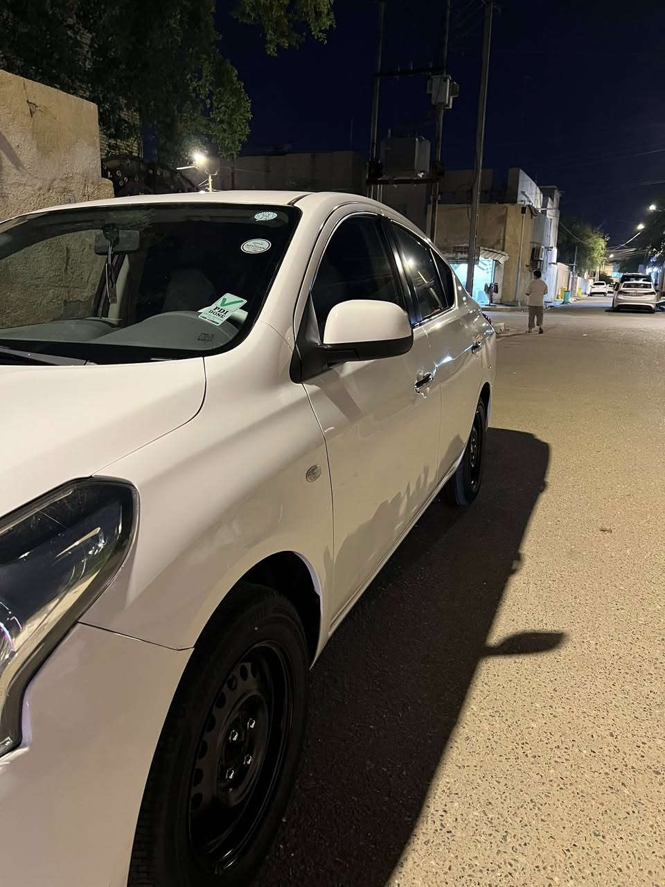 نيسان سني هندي 2024استخدم شخصي ماشيه 25 الف بيه فقط خسفه باب السايق الباقي كفاله سعر 120$رقم الهاتف ***********

