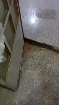 شقة للايجار طابق ارضي تصلح لعائلة صغيرة غرفتين وخدمات الملحانية الشارع...