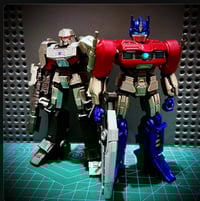 متوفر • ٤ قطع • للحجز