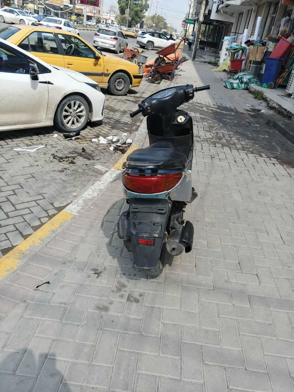 بسم الله الرحمن الرحيم

سلام عليكم  
دراجه بريز نضيقه 
مكينه لانضوح ولا تبخير
مامفتوحه __
تخم تاير جديد 
كفرات بلاديه 
بيه ستم وزوج سماعات 
ابيعه وحد عن سعر الدراجه يعني ميفيدك اشيله لستم 
نواقصه 
كلوبات 
وباتري فقط 
السعر 450 وبيه مجال لطيبين 
مكاني بغداد لعامريه 
***********تصال 
***********واتساب
