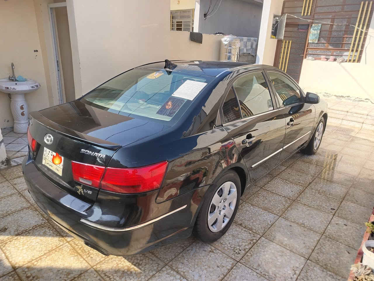 السلام عليكم اخون عندي هاي سيارة سوناتا موديل 2010 وارد أمريكي  سيارة ضرار فقط جمرلوغ خلفي بدون داخل وصار عدنه شخط بل جمرلوغ المامي من جهت السكن اني ريشته بيدي شرط بدون دواخل رقم بغداد ألماني تحويل ثاني محرك V6 محرك وكثر وصدر امامي خلفي خير من الله سيارة ماشيه 162 سيارة جديده بيهة شخطت بل باب ورة سكن بصيطت سيارة سعرهة بلاش جوة سوك بقيمت مصبوغ عام يشهد الله جوة سوك سعر السيارة 100 وبي مجال شراي مكاني ديالى بعقوبه شراي يتصل ويدلل وهاذة رقمي ***********
