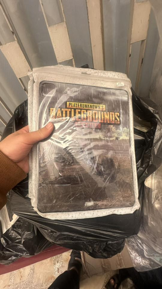 السلام عليكم عندي 2000 كفر موبايلات ايفون وايبادات وكلشي غلافات ايربود تقريبا 150 جديد كلو وايرات اجهزه تعزيلا مال محل شلع كلهم 150 الف عنوان موصل مستعجل على بيعتهم ‭٠٧٧٦ ٩٥٣ ٥٠٤١‬
