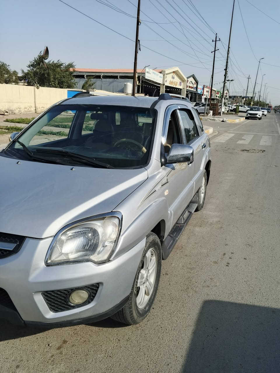 السلام عليكم
سبورتج موديل 2009 مكينة 2000/ 4 اسلندر المرغوبة 
مكفوله من الضربه والتعمير كير ومحرك مكفولات 
رقم بغداد مشروع وطني باسمي تحويل ثاني يوم
صدر امامي خلفي جديد تايرات جديده باتري جديد 
السعر 115$ وبيها مجال مكانها بغداد الشعب 
للاستفسار 
☎️***********
